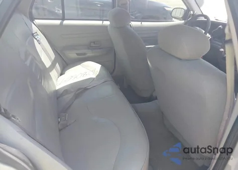 2000 Ford Crown Victoria Police Interceptor z USA, uszkodzony, nr VIN 2FAFP71W1YX200681